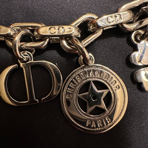 Christian Dior 30 Montaigne bag charm New - Picture 9 of 11